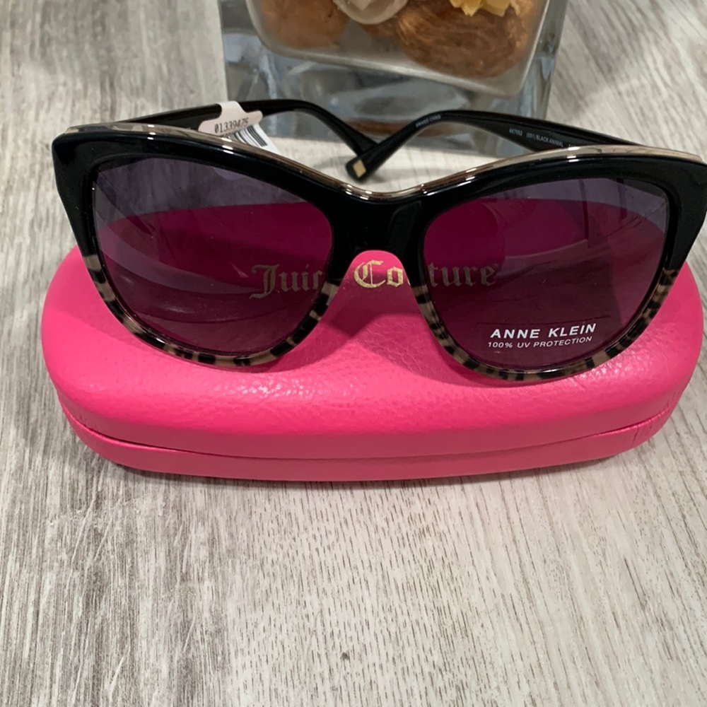 Anne Klein black